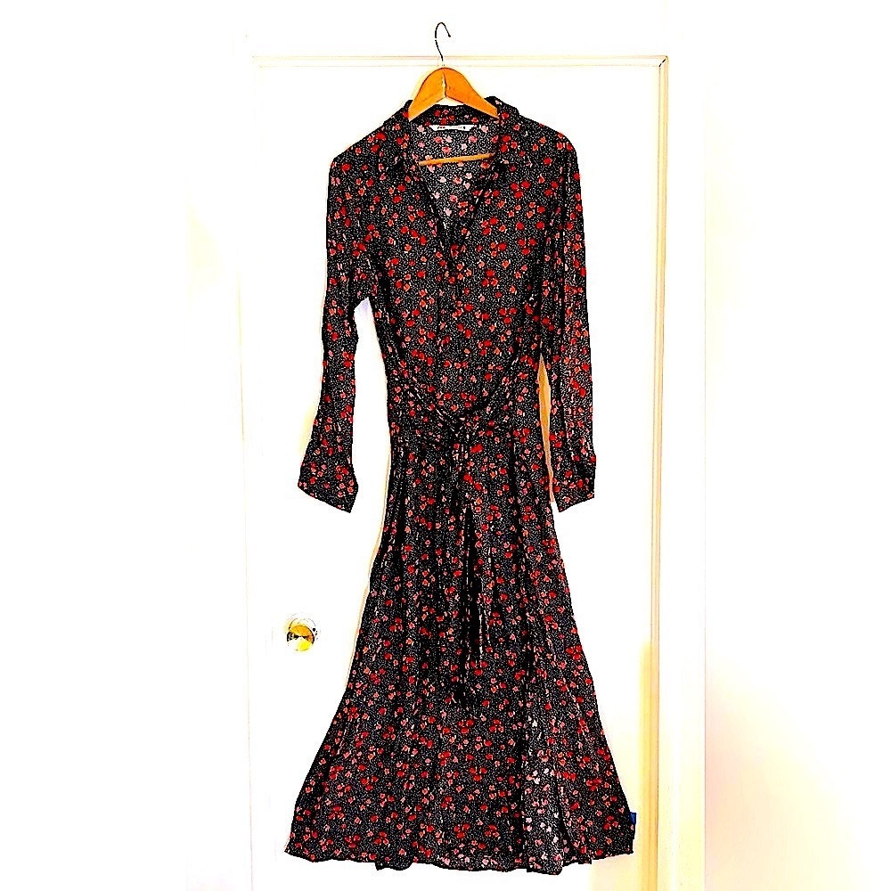 Zara Medium flowered tie back to front and button down dress.